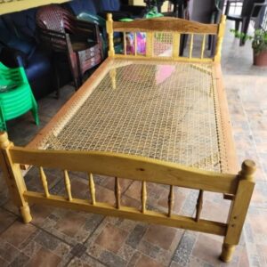 Cama Madera y Junco 1.40